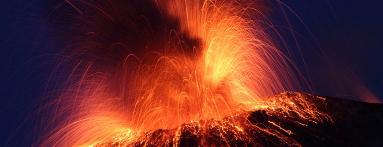 Volcano explosion163577228