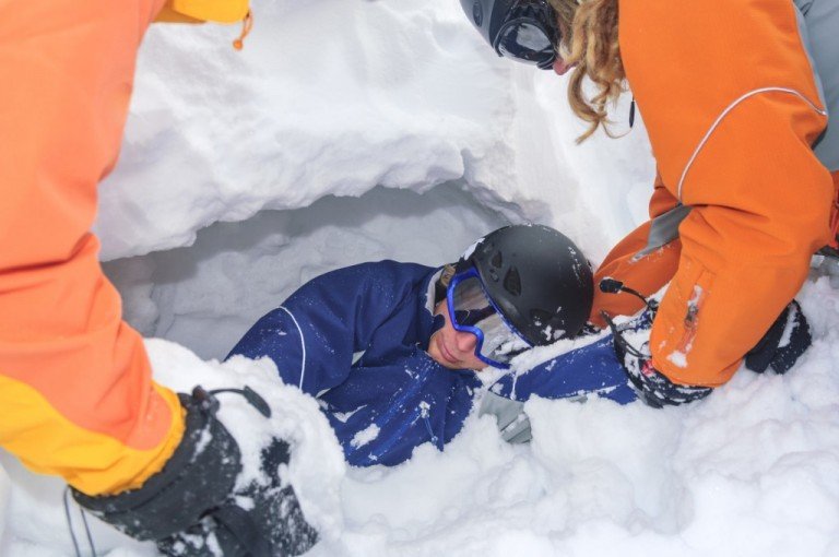 How Do You Rescue Someone Buried Under An Avalanche? » ScienceABC