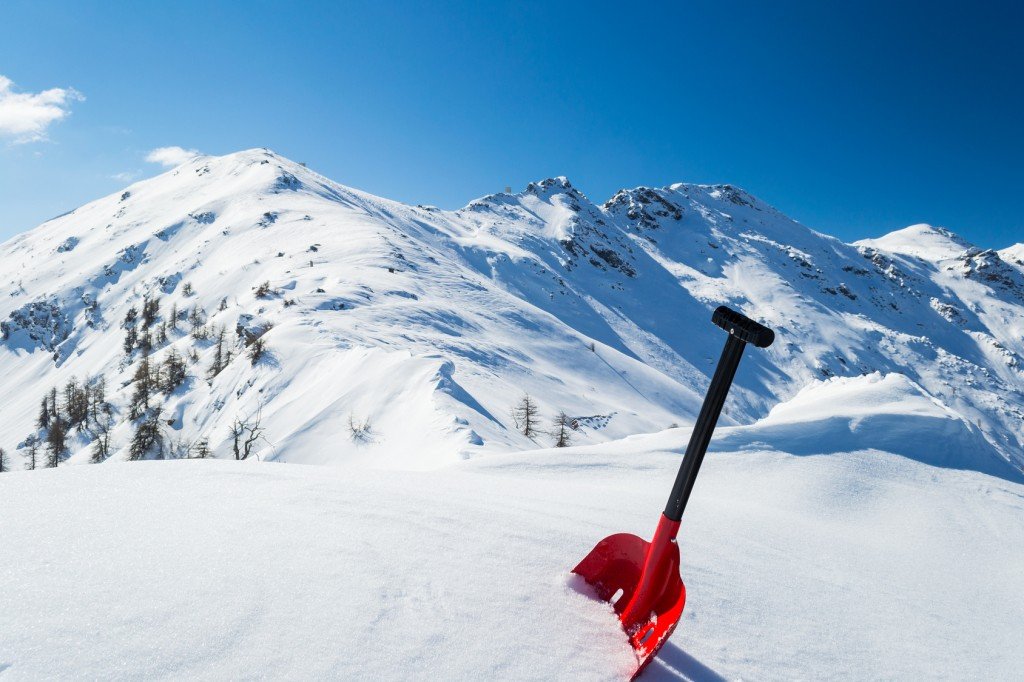 Avalanche, pá, neve