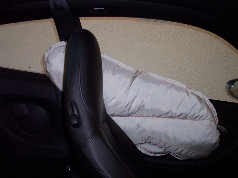 How Do Airbags Deploy So Fast In A Car Accident? » Science ABC