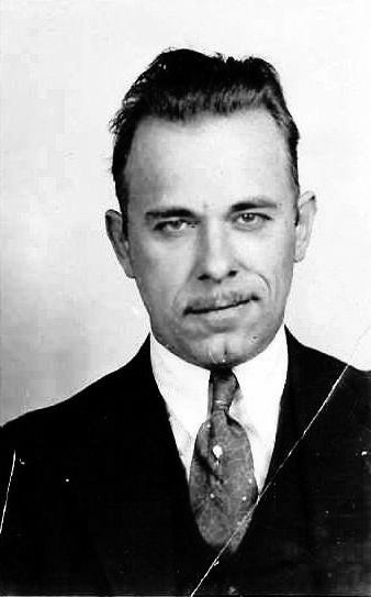 John_Dillinger_full_mug_shot