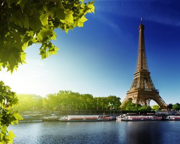 Seine in Paris with Eiffel tower in sunrise time