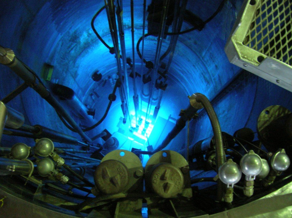 Chernkov radiation in the core of the RA-6 reactor in the Centro Atómico Bariloche