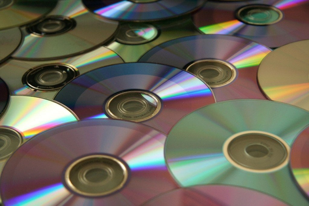 How Does A Compact Disc (or DVD) Work? - ScienceABC