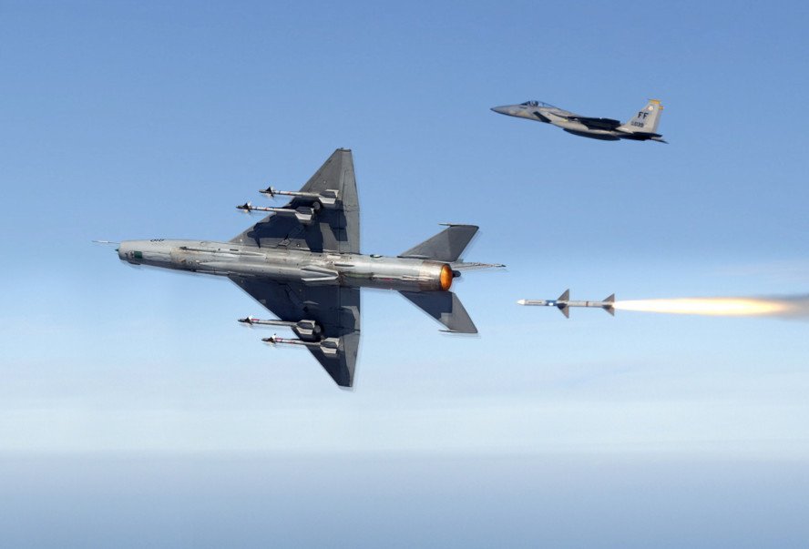 Missile chasing the Fighter jet aircraft