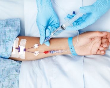 ICU IV Air Bubbles Enter the IV (IntraVenous) injecting medicine hospital blood vein body injured sick
