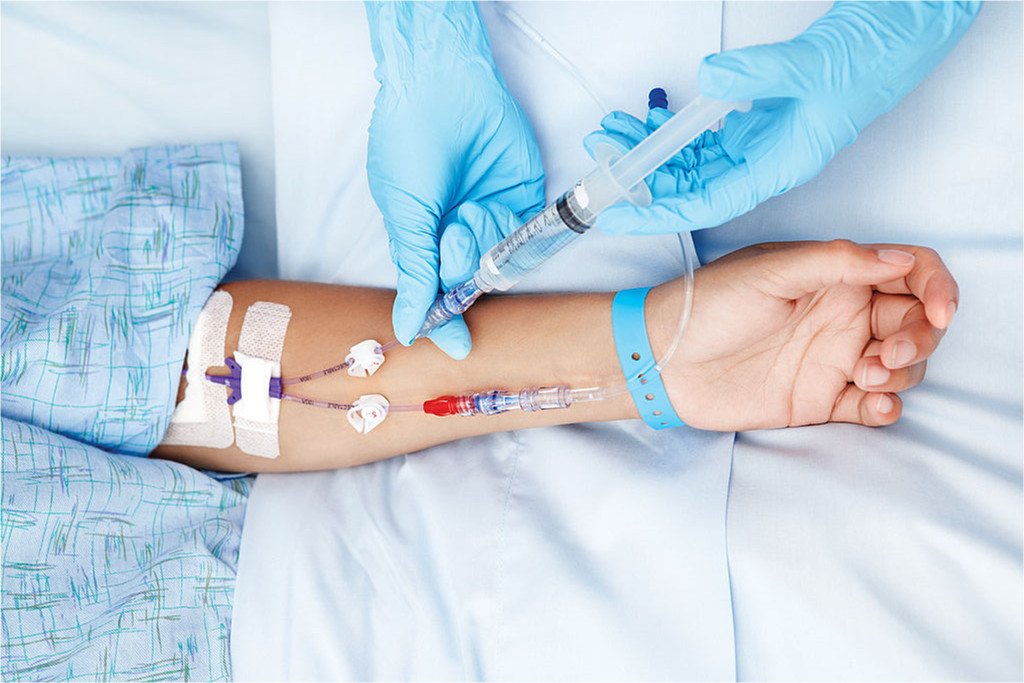 ICU IV Air Bubbles Enter the IV (IntraVenous) injecting medicine hospital blood vein body injured sick