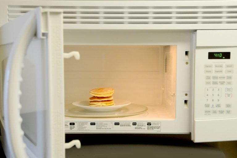 Why Does Fried Food Float In Oil? » ScienceABC