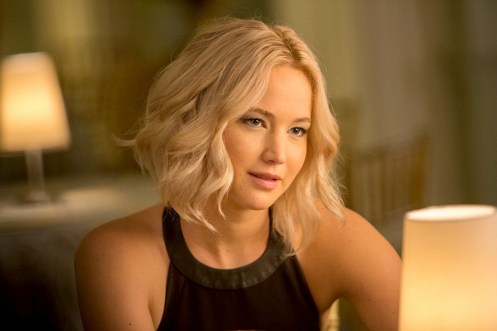 Jennifer Lawrence, blond hair