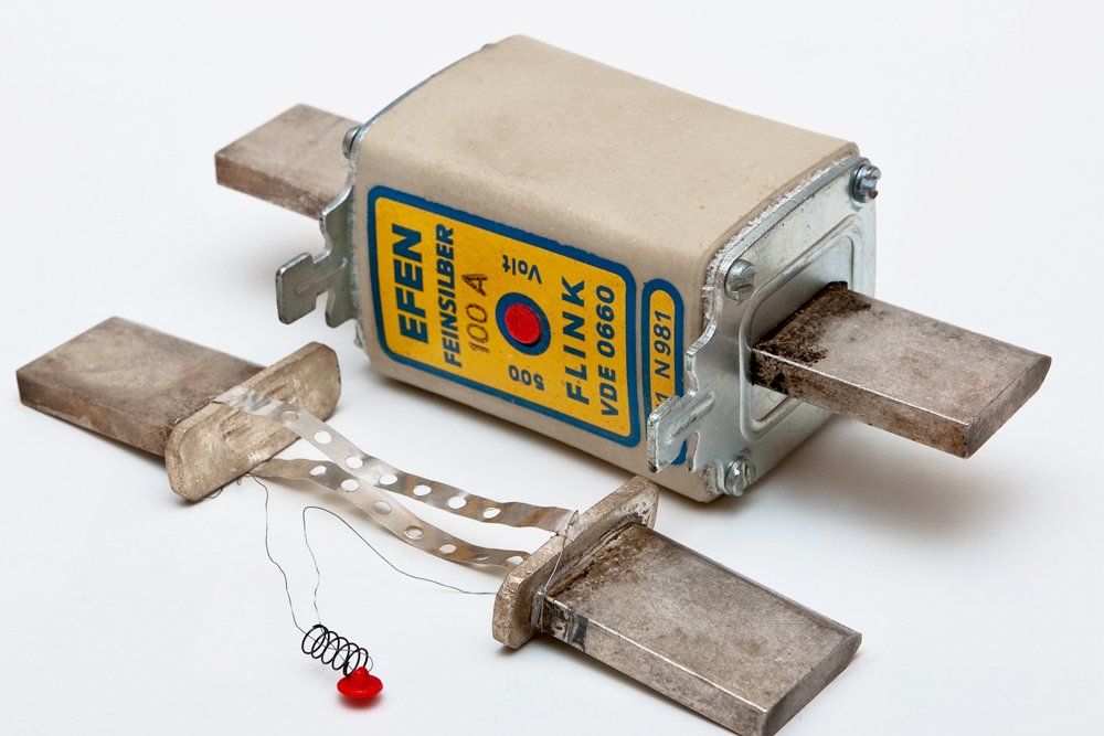 How Does Fuse Protect Circuit?