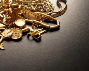 Jewelry in a more dramatic lighting - Image(Menna)s