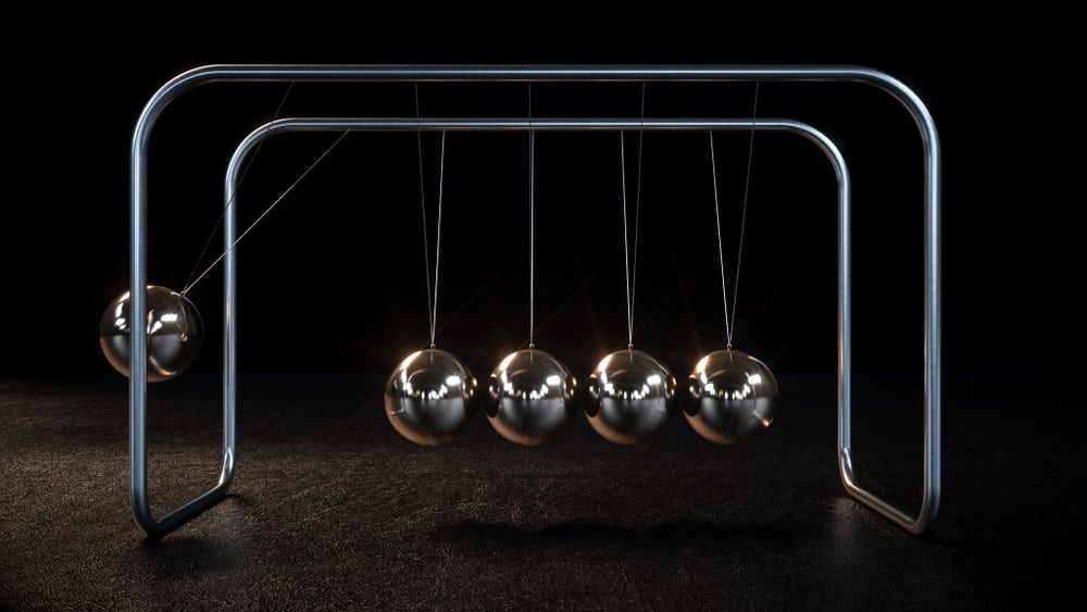 Newtons Cradle Balance Balls Toy Ironman Pendulum Lifting Sculpture Kinetic Knocking Ball Fun