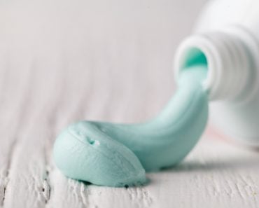 Toothpaste squeezed out from a toothpaste tube(Tasha Cherkasova)s