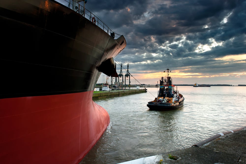 Tug,Boat,Taking,Out,The,Ship,From,The,Harbor