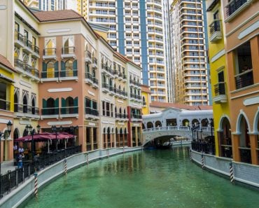 water-city-cityscape-cityscape-colorful-colorful-canal-canal-venice-philippines-vibrant-vibrant_t20_7J6W77