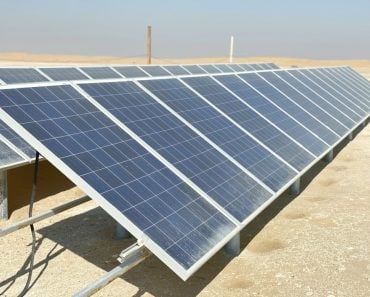 modern-solar-panels-desert-irrigation-water-pump-station_t20_6YKAmy