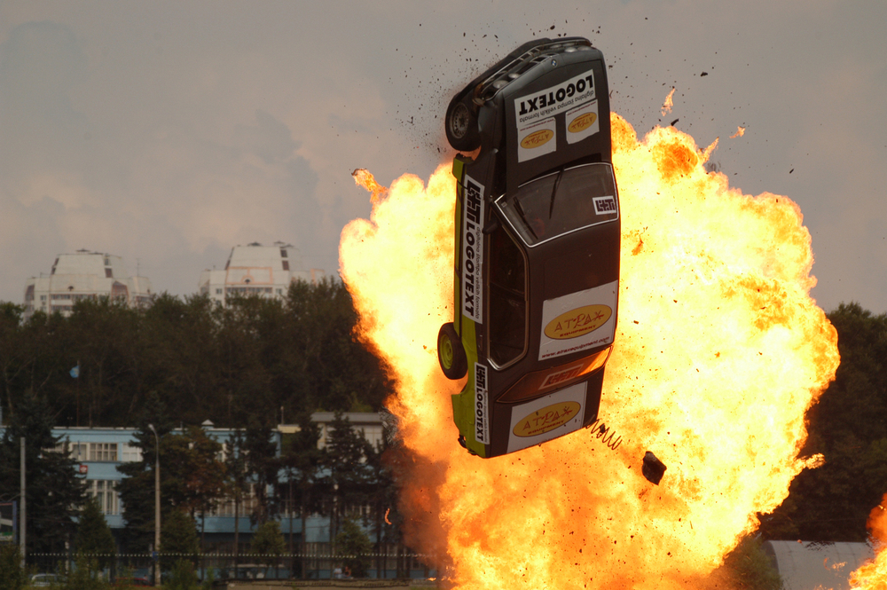 Moscow,,Russia,-,August,13,,2005:,Flying,Burning,Car,On