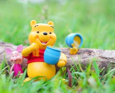 Thailand,-august,12,,2021:,Winnie,The,Pooh,Sit,And,Eat