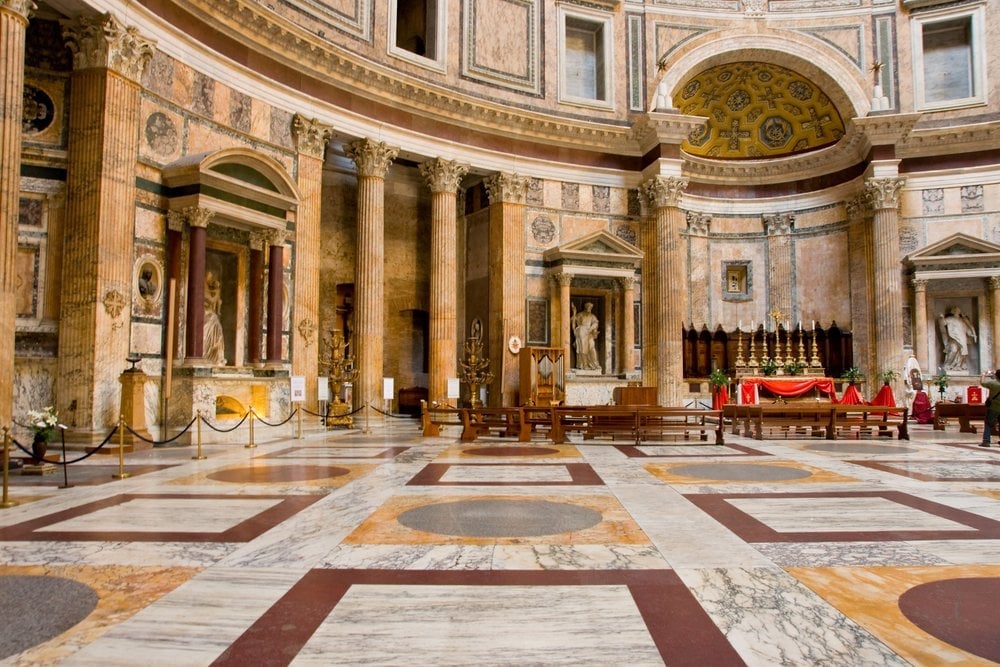 The massive space inside the Pantheon Credit: byggarn.se/shutershock