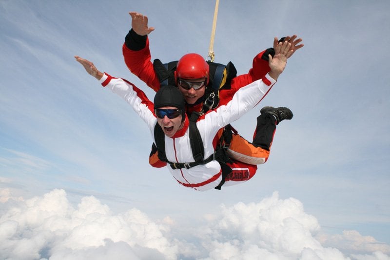 tandem skydiving