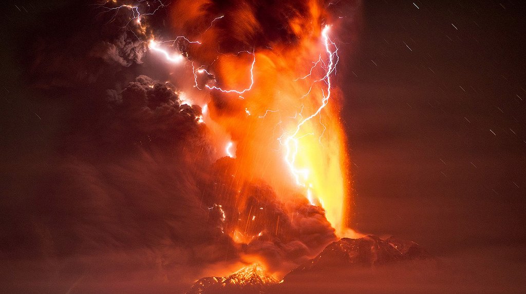 Volcano lightning