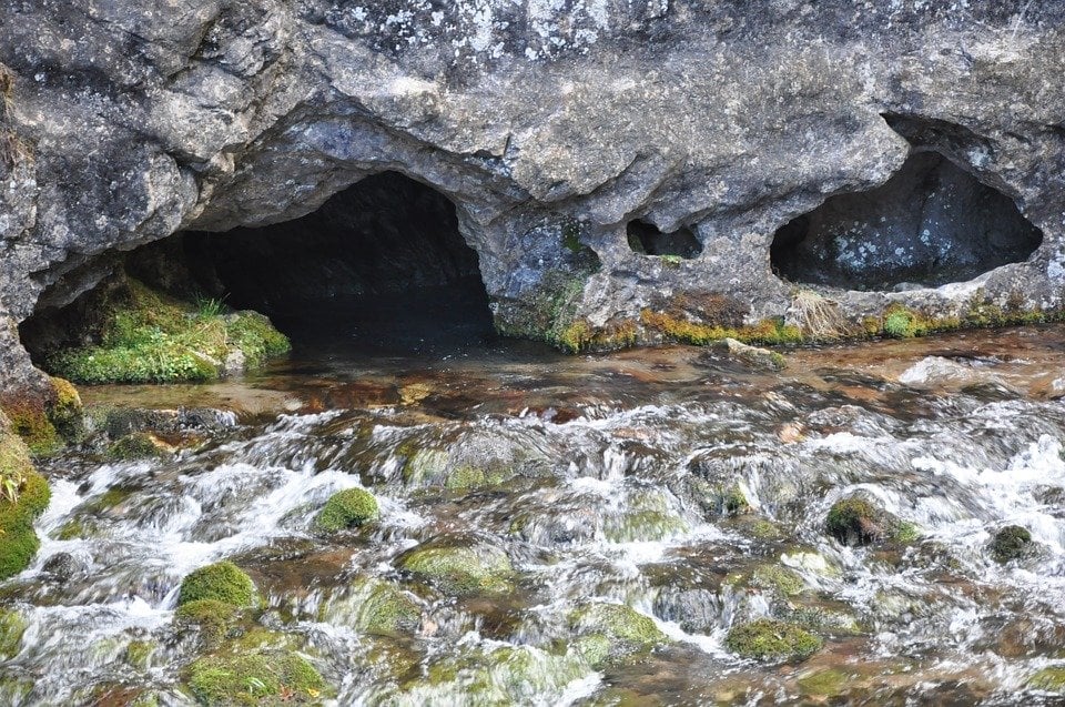 flowing rivers erode rocks