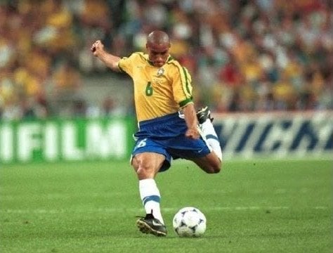 Roberto Carlos Free Kick