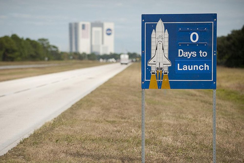 launch count down sign