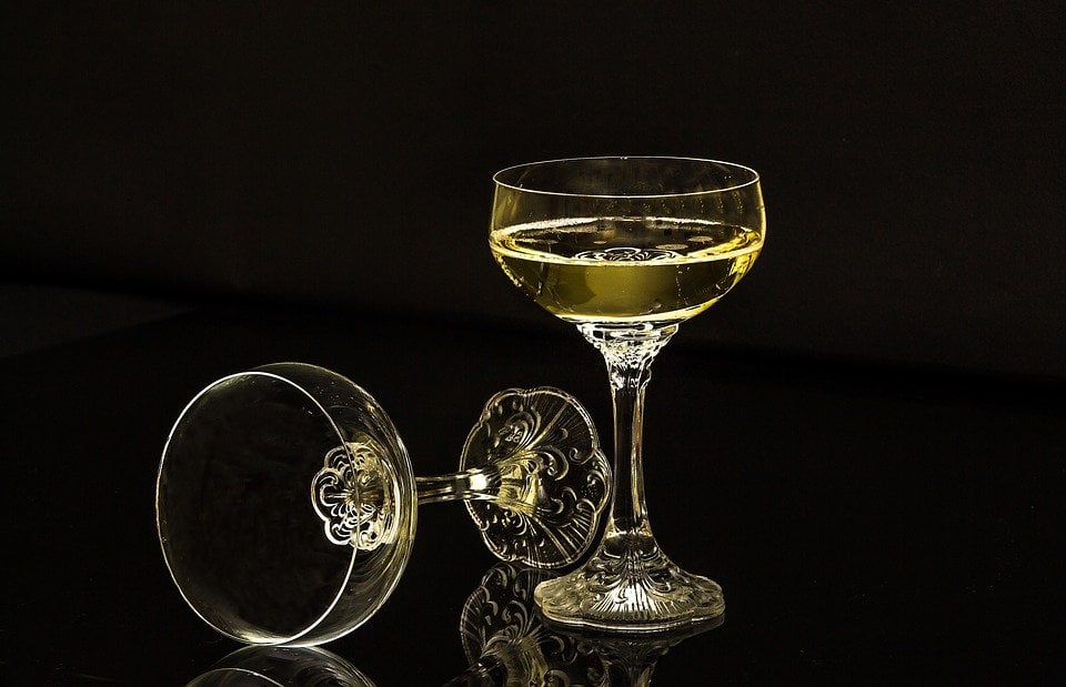 champagne-glasses