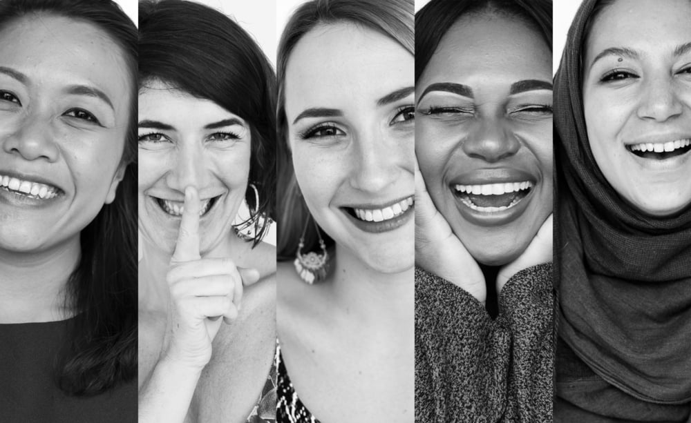 Diversidade, mulheres, sorrindo, felicidade, expressão, cobrança, colagem, (Rawpixel.com)