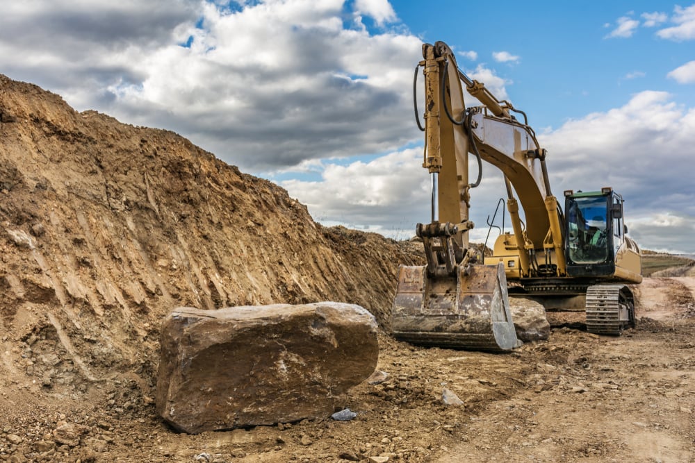 Moving stone and rock in the construction of a road(Juan Enrique del Barrio)S