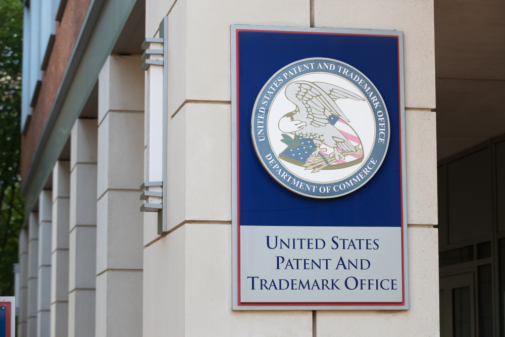 O Escritório de Patentes e Marcas dos Estados Unidos é a agência federal de concessão (Mark Van Scyoc) s