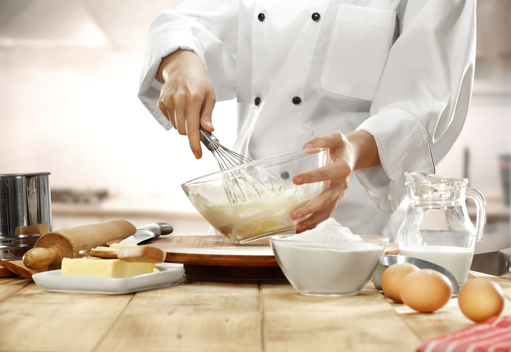 making cake in kitchen(S_Photo)s