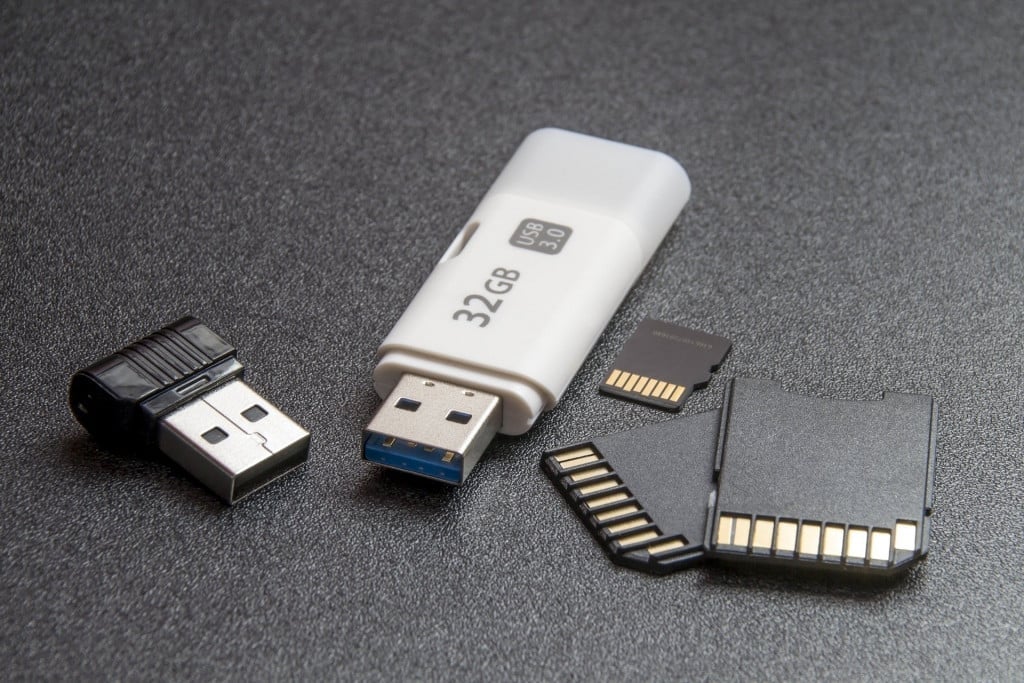 flash-memory, pendrive, memory card, storage divices