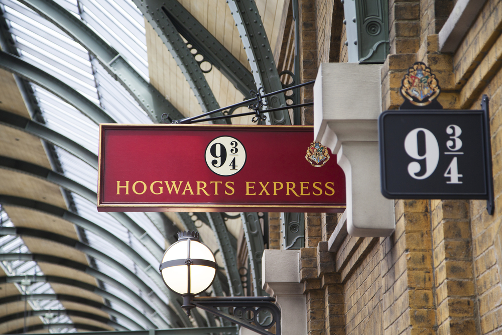 Orlando,,Usa,-,August,4,,2014:,Sign,9,3/4,Hogwarts