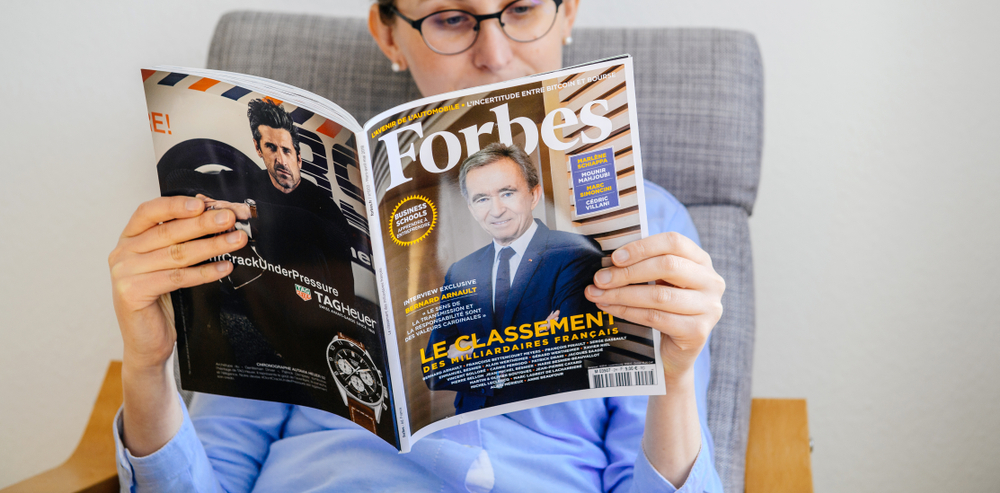 Paris,,France,-,Mar,16,,2018:,Business,Woman,Reading,The