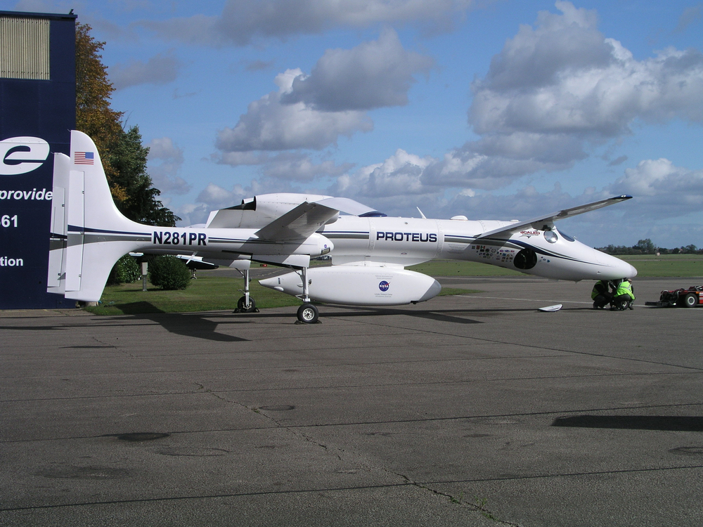 Cranfield,,Uk,-,March.17.2004:,Scaled,Composites,Model,281,Proteus,Tandem-wing